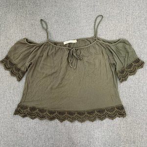 Liberty LoveCold Shoulder‎ Top Olive Green Crochet Trim Medium